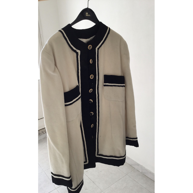 Chaqueta con botones